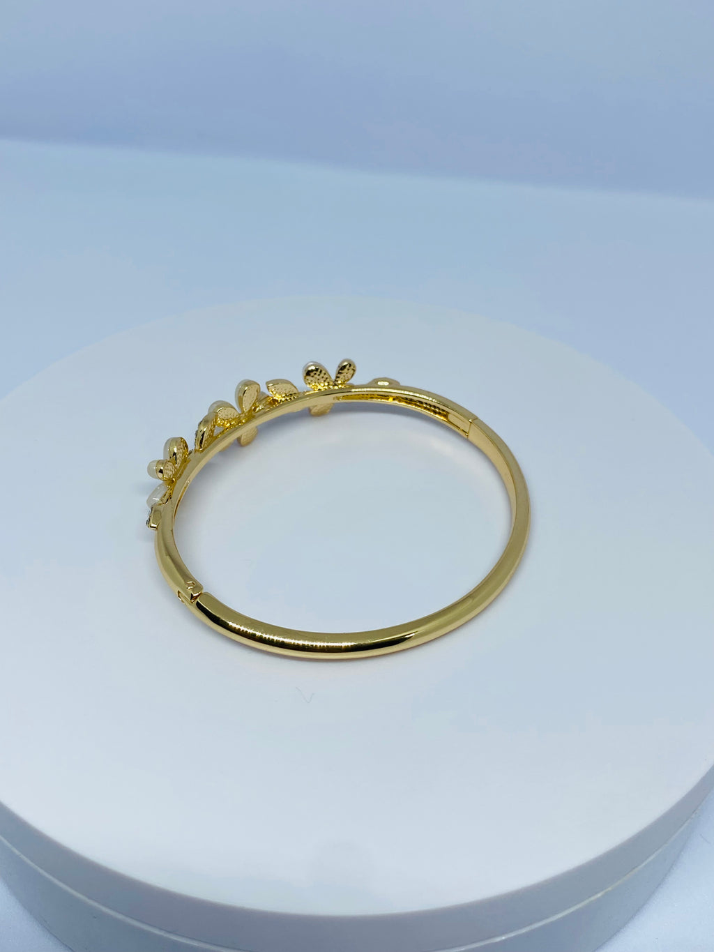 ✨Floral Crystal Blossom Gold Bangle Bracelet