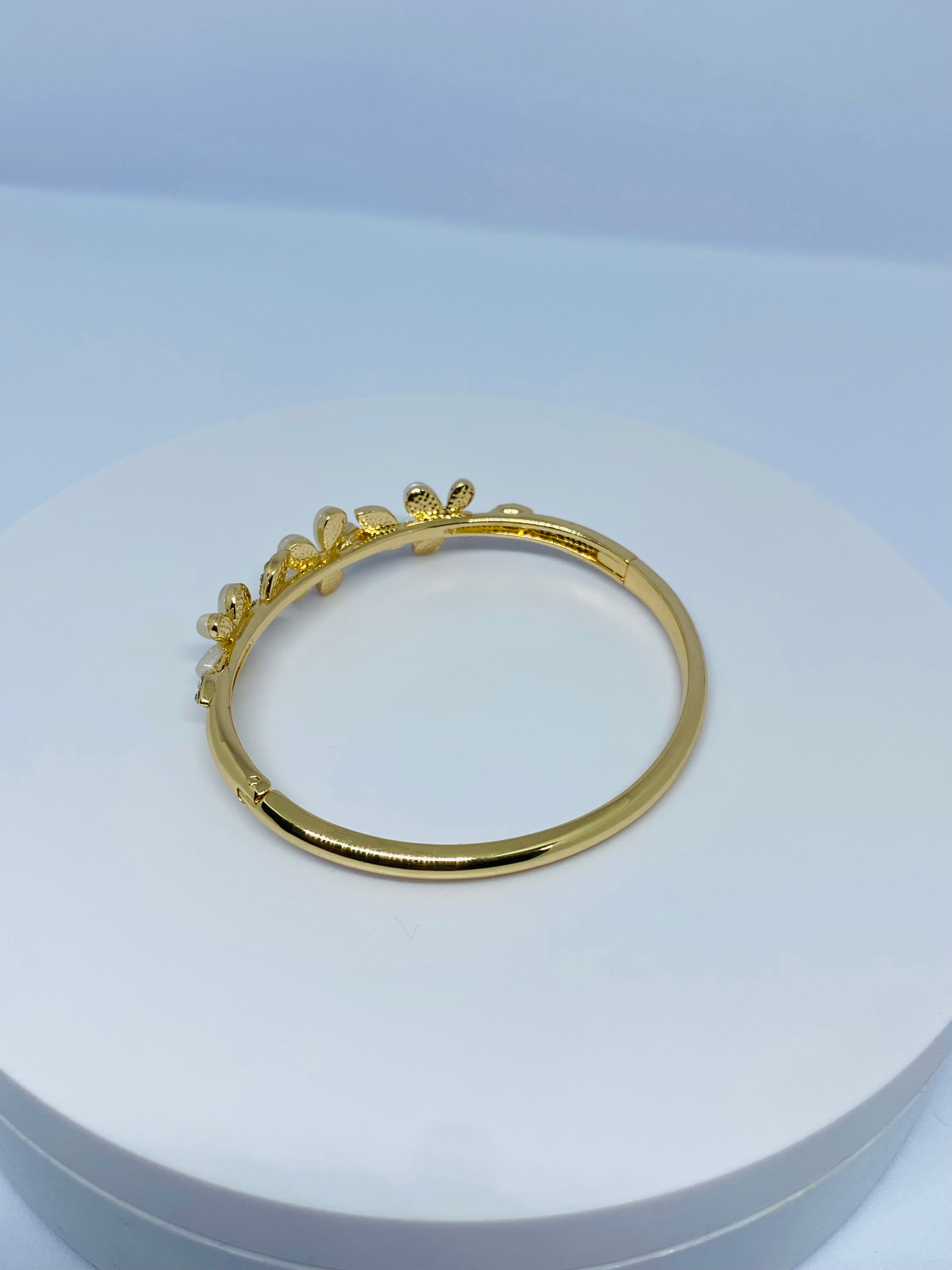 ✨Floral Crystal Blossom Gold Bangle Bracelet