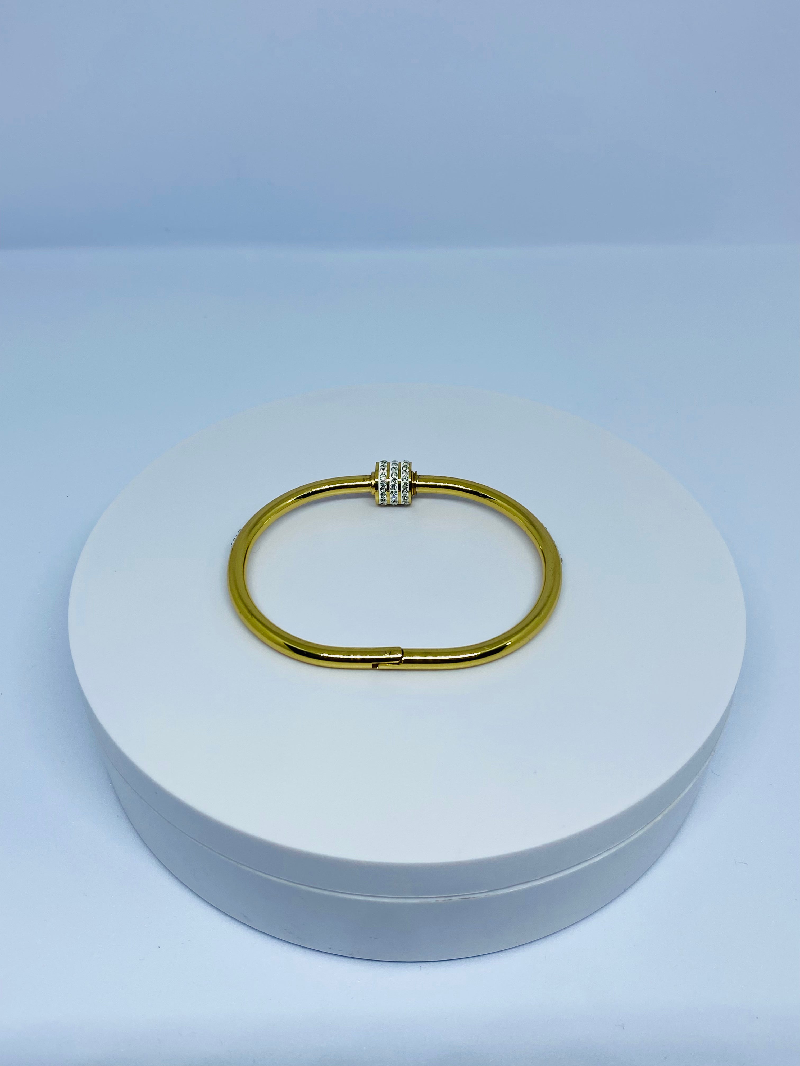 Premium Petal Glow Crystal Bracelet