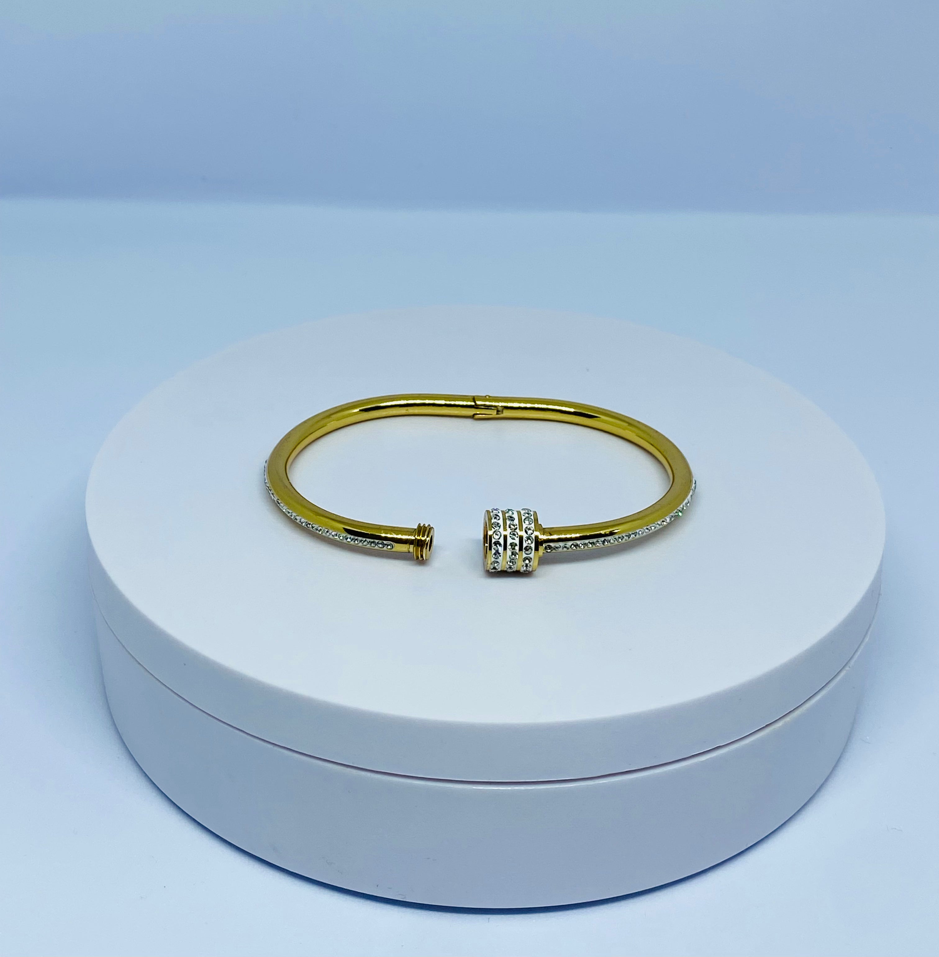 Premium Petal Glow Crystal Bracelet