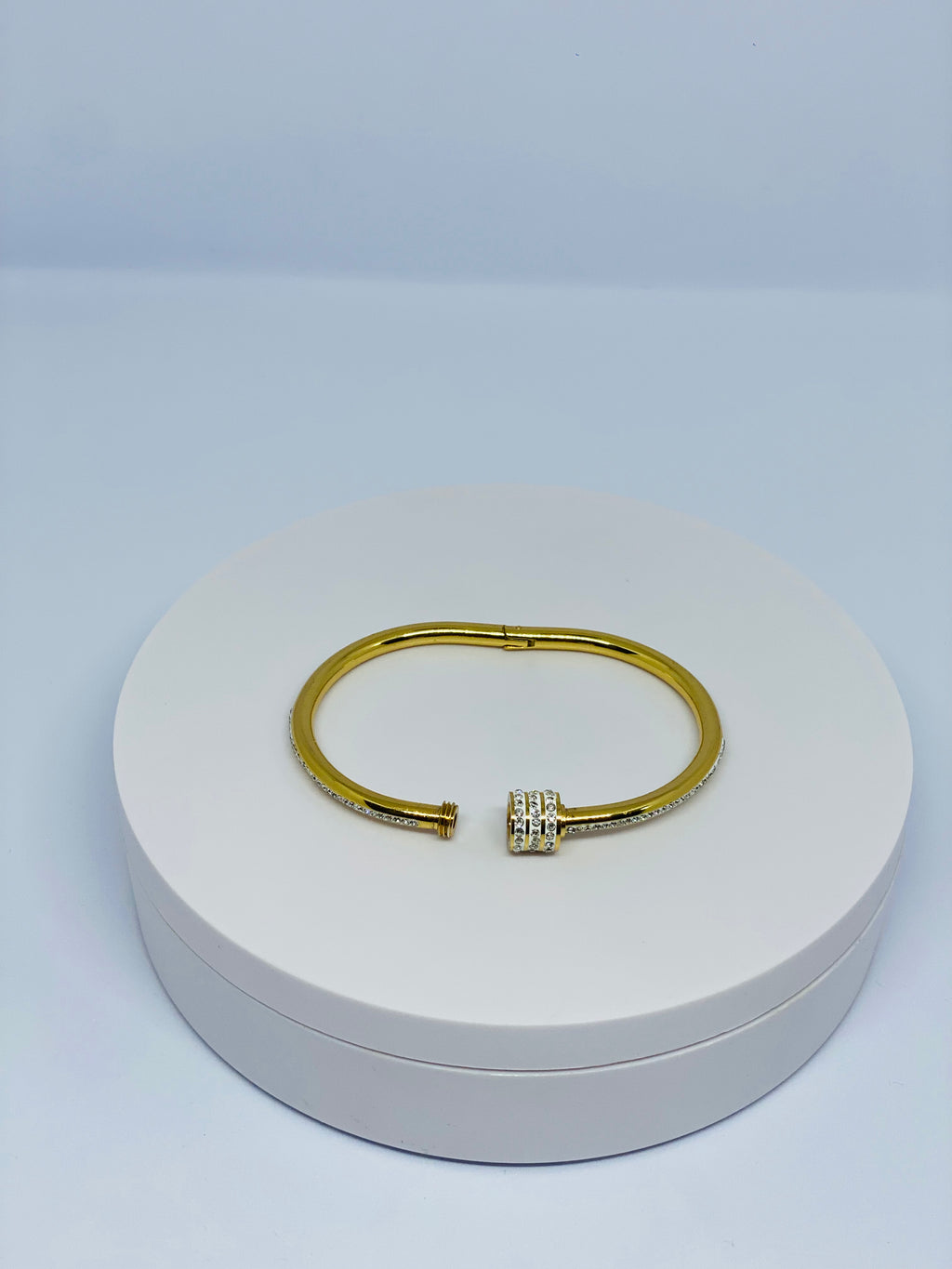 Premium Petal Glow Crystal Bracelet