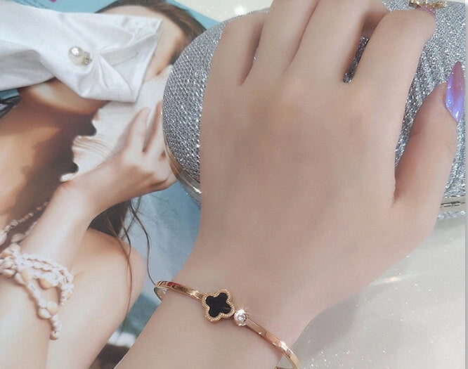 Four-Leaf Clover Rose Gold Stainless Steel Bracelet – Korean Luxury Design